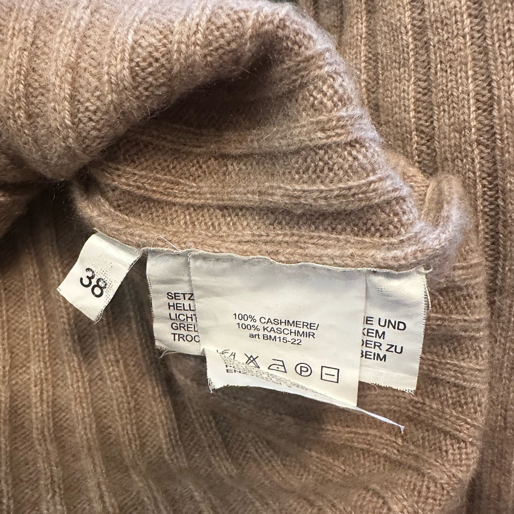Ludwig Beck Cashmere light brown turtleneck